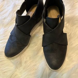 Adorable platform kicks!